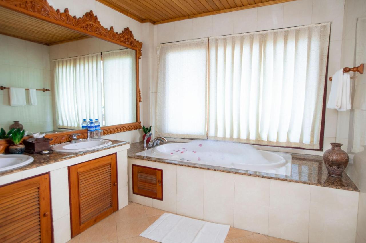 Kma Kaytumadi Hotel Taungoo Buitenkant foto