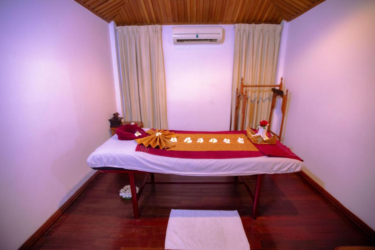 Kma Kaytumadi Hotel Taungoo Buitenkant foto