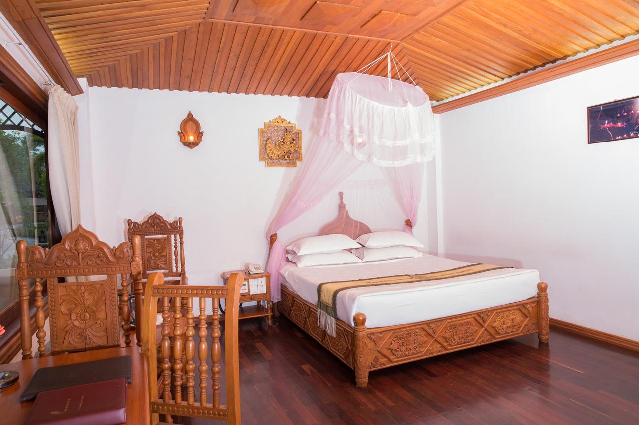 Kma Kaytumadi Hotel Taungoo Buitenkant foto