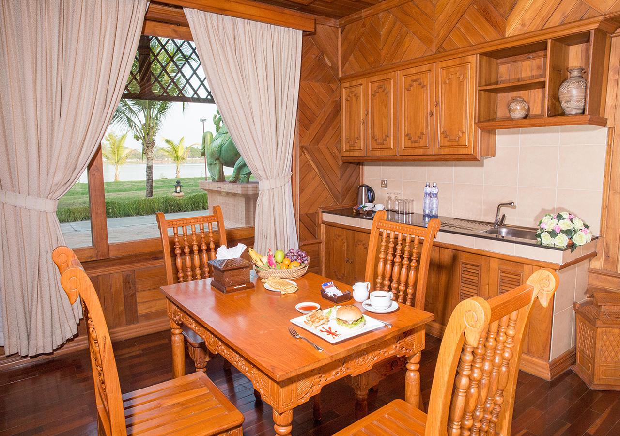 Kma Kaytumadi Hotel Taungoo Buitenkant foto