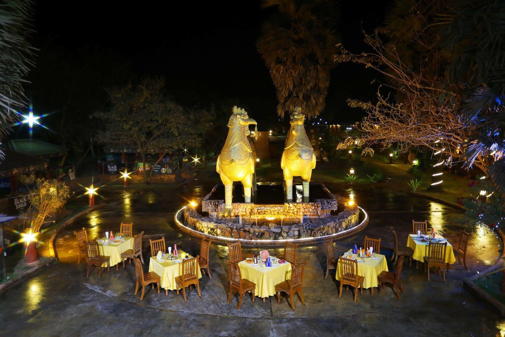 Kma Kaytumadi Hotel Taungoo Buitenkant foto