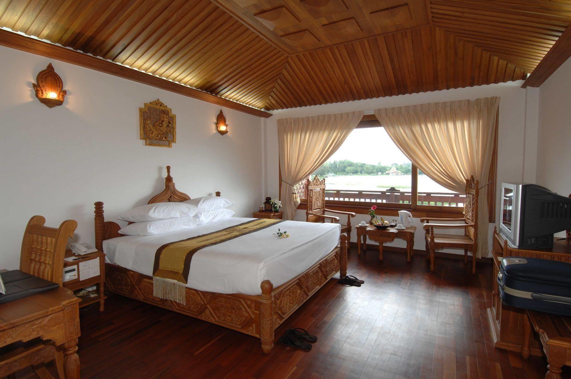 Kma Kaytumadi Hotel Taungoo Buitenkant foto