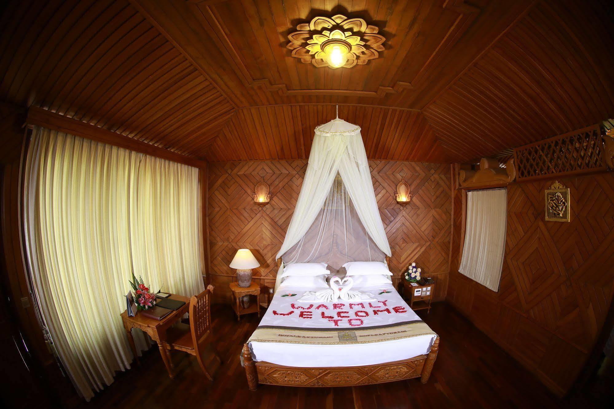Kma Kaytumadi Hotel Taungoo Buitenkant foto
