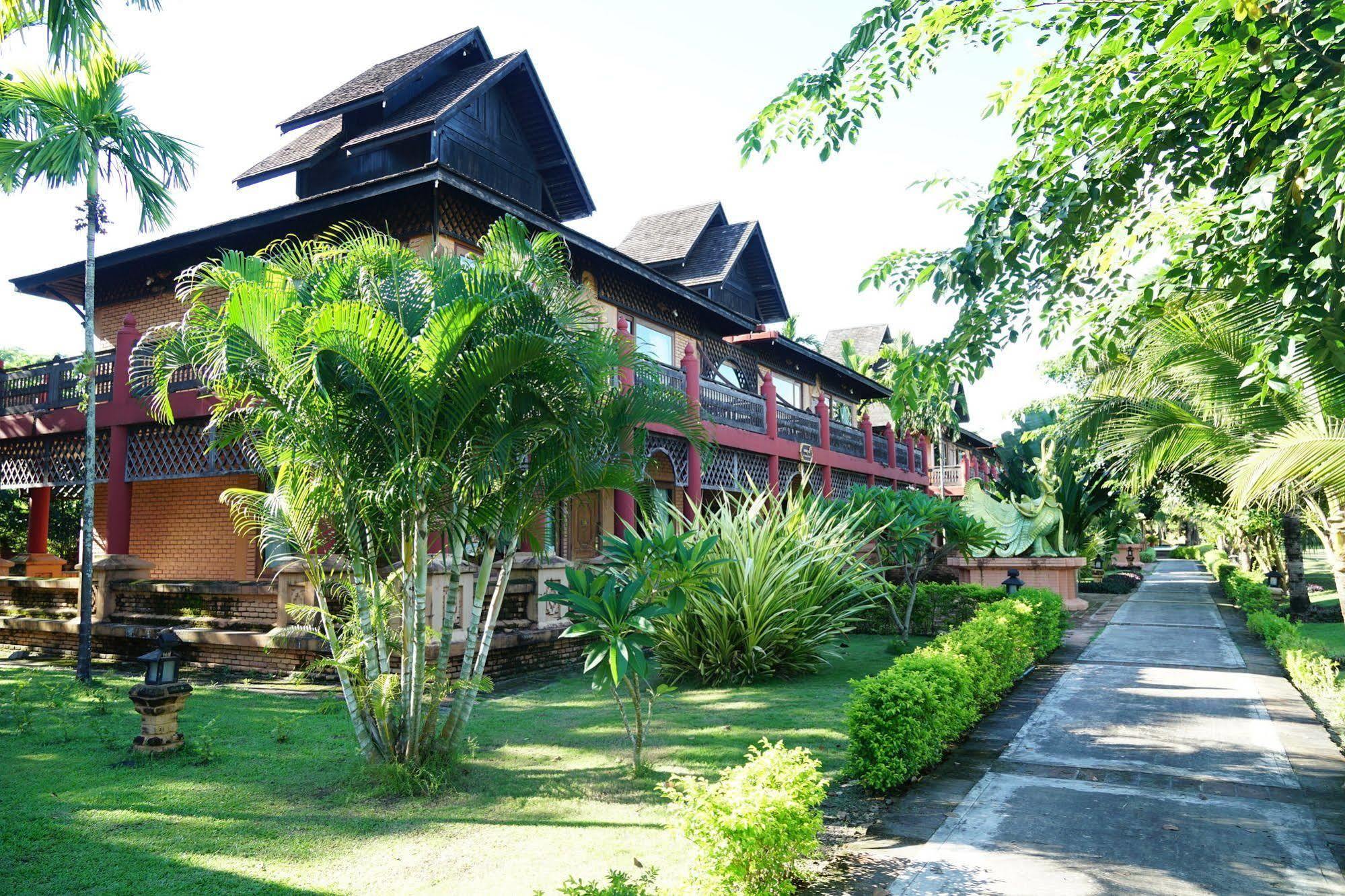 Kma Kaytumadi Hotel Taungoo Buitenkant foto