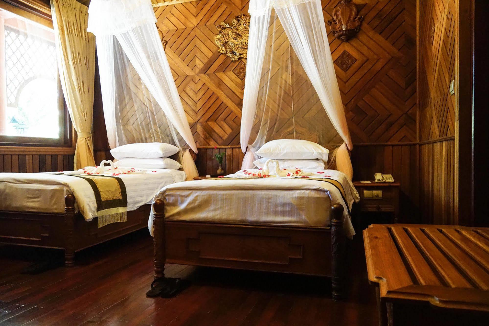 Kma Kaytumadi Hotel Taungoo Buitenkant foto